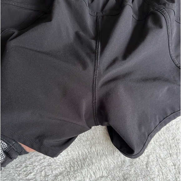 Lululemon Tracker Short V - Picture 5 of 9